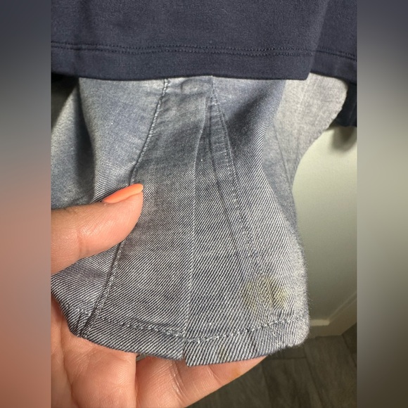 Vince Mixed media navy shirttail blouse  size Medium - Picture 16 of 16